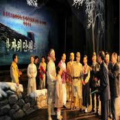 혁명가극 <한 자위단원의 운명> 무대미술